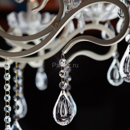 Потолочная люстра Eurosvet 12205/8 белый