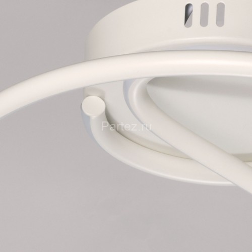 Потолочная люстра DeMarkt 108010201