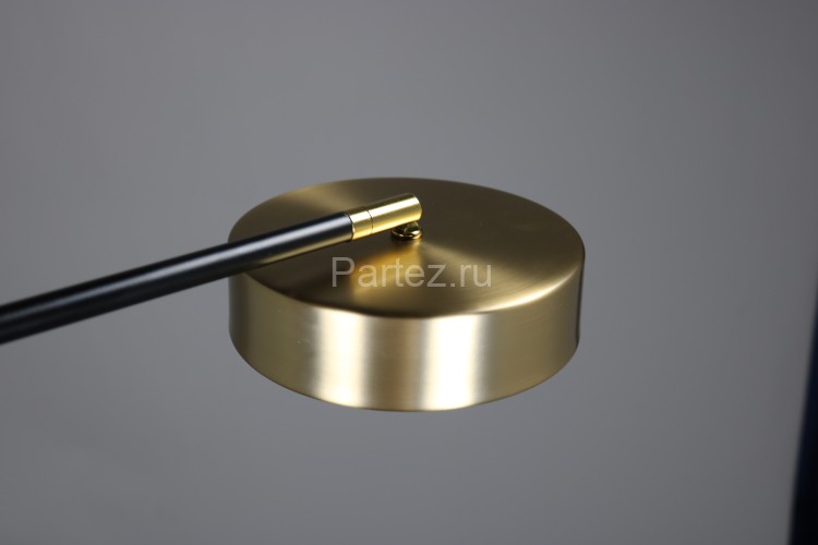 Потолочная люстра Zortes ZRS.01243.06