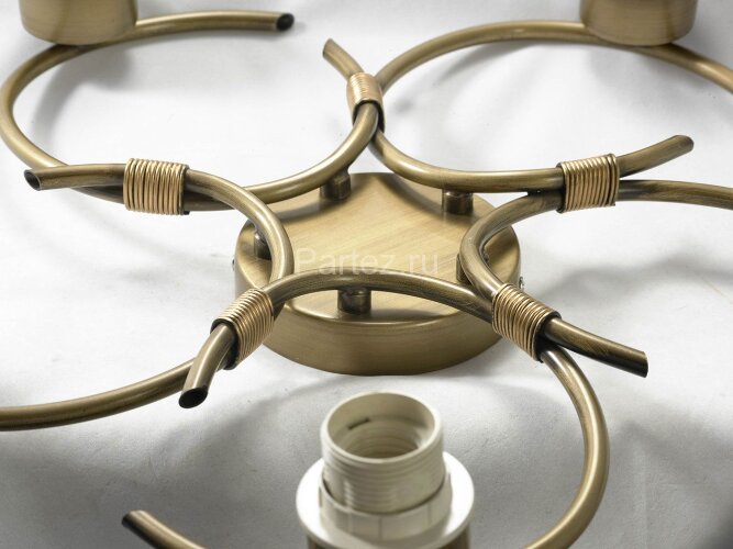 Потолочная люстра Lussole LGO LSP-0223